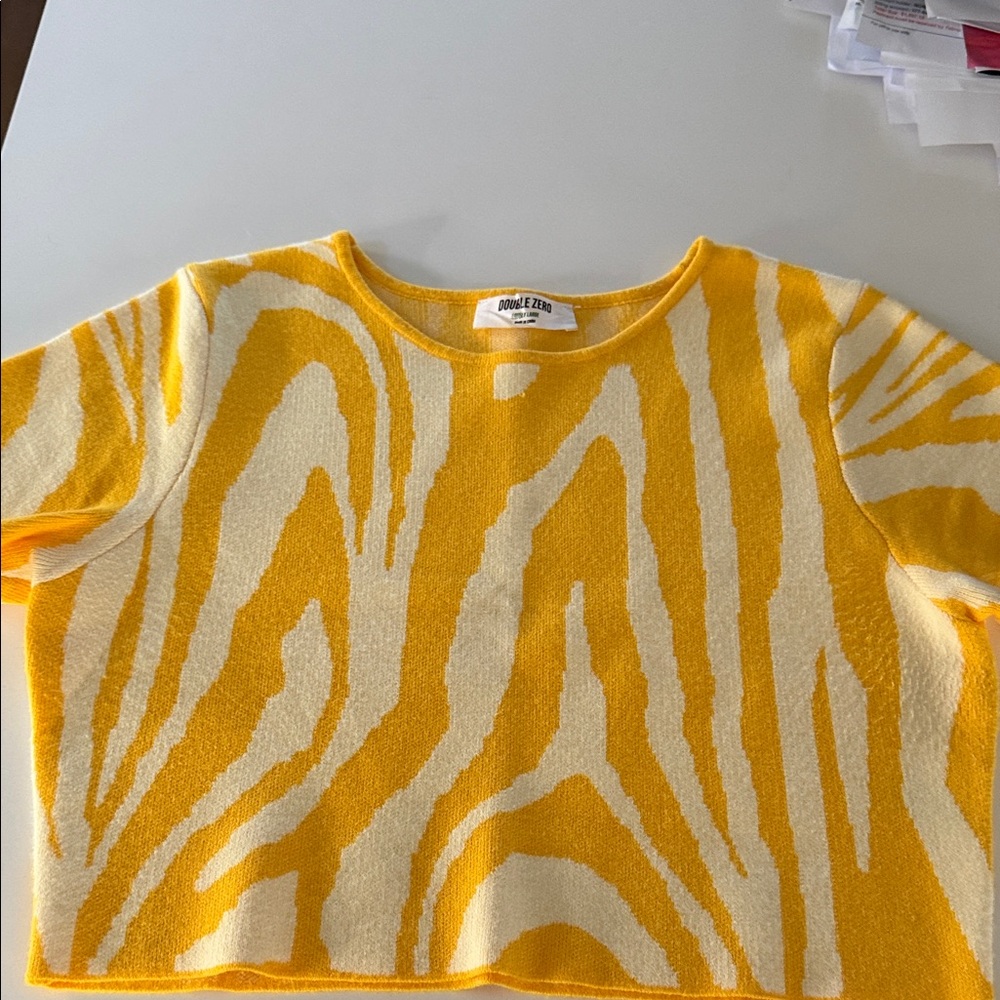 Double Zero Yellow and White crop Top L